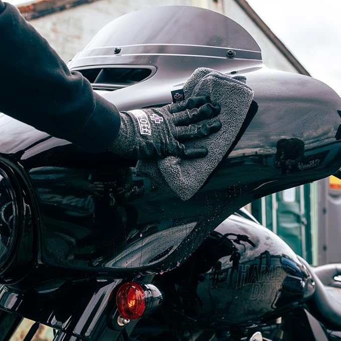 Muc-Off Motorcycle Waterless Wash & Protectant Kit - Motorcycle Cleaning Kit, Motorcycle Detailing Kit - Includes Waterless Wash and Protection Spray