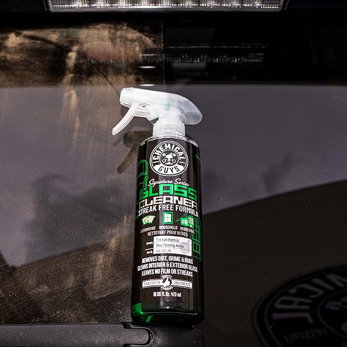 Chemical Guys CLD_202 Signature Series Glass Cleaner (Works on Glass, Windows, Mirrors, Navigation Screens & More; Car, Truck, SUV and Home Use), Ammonia Free & Safe on Tinted Windows, 128 fl oz