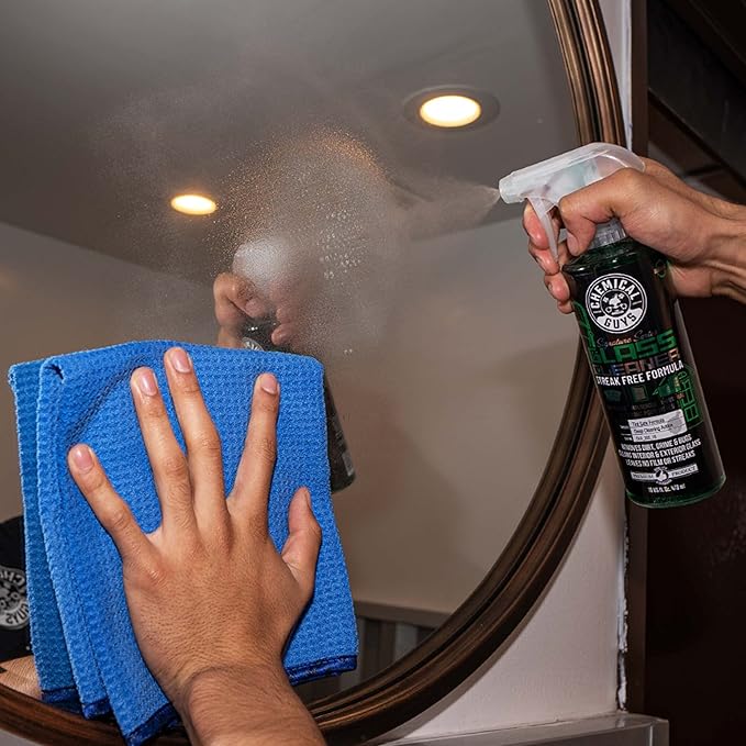 Chemical Guys CLD_202 Signature Series Glass Cleaner (Works on Glass, Windows, Mirrors, Navigation Screens & More; Car, Truck, SUV and Home Use), Ammonia Free & Safe on Tinted Windows, 128 fl oz