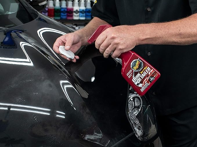 Meguiar's Quik Detailer, Mist & Wipe Car Detailing Spray, Clear Light Contaminants and Boost Shine with a Quick Detailer Spray that Keeps Paint and Wax Looking Like New, 32 oz